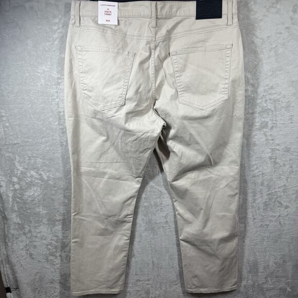 Lucky Brand NEW Mens Pants 410 Athletic Straight 38X30 Beige Stretch Zipper Logo - Picture 2 of 15